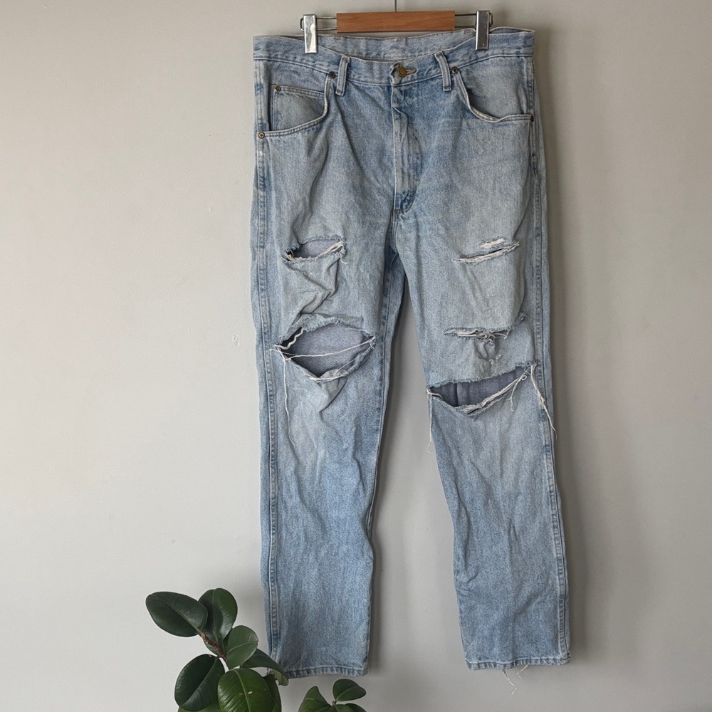 Vintage Wrangler Jeans 36x32 Light Wash Distressed 100% Cotton
